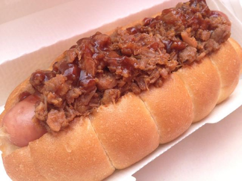 Illustration for article titled Tokyo Disneyland Has Coke-Flavored Hot Dogs? Kind Of!